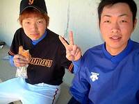 投打に活躍の津川誠(左)、松本(右)