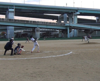 逆転タイムリーを放つ長谷川太聖