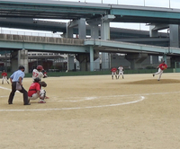 タイムリーを放つ齋藤